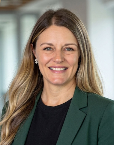 Profile photo of Julie Reagin